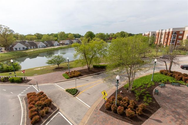 670 Town Center Dr Unit 320, Newport News, VA 23606