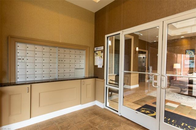 670 Town Center Dr Unit 320, Newport News, VA 23606