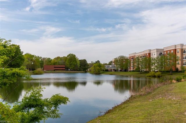 670 Town Center Dr Unit 320, Newport News, VA 23606