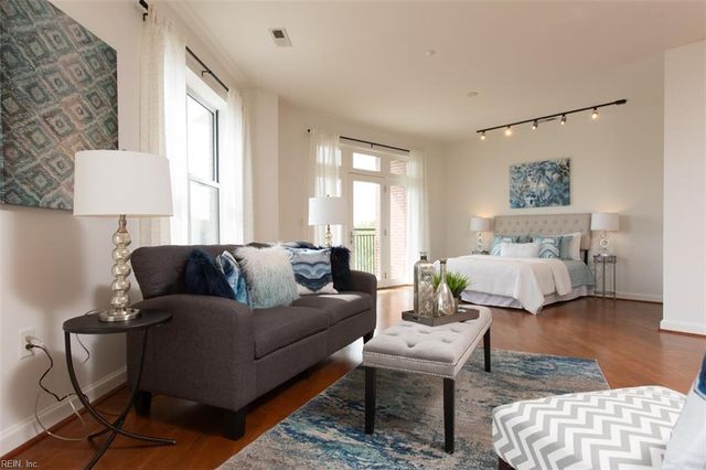 670 Town Center Dr Unit 320, Newport News, VA 23606