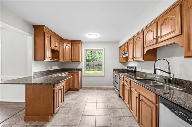 4224 Spruce Knob RD, Virginia Beach, VA 23456