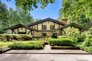 12879 Lakeshore Drive, Grand Haven Twp, MI 49417