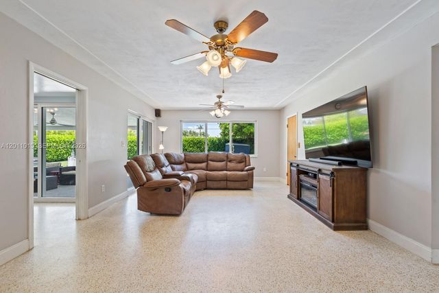 81 NW 18th St, Homestead, FL 33030