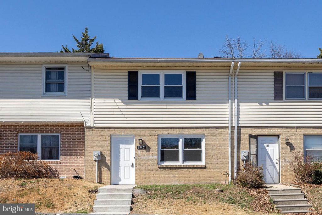 109 ASH HOLLOW DR, Winchester, VA 22602