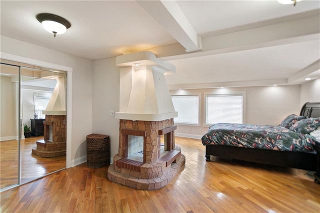 3527 Kenwood Avenue, Kansas City, MO 64109
