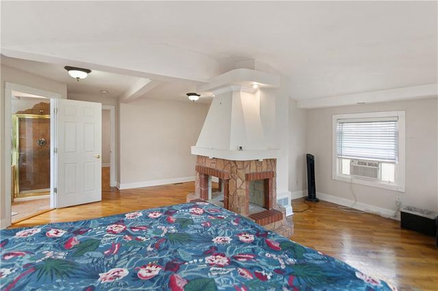 3527 Kenwood Avenue, Kansas City, MO 64109