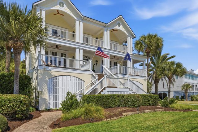 601 Palmetto Boulevard, Edisto Island, SC 29438