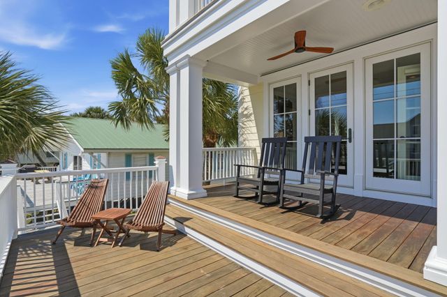 601 Palmetto Boulevard, Edisto Island, SC 29438
