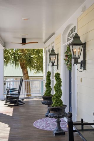 601 Palmetto Boulevard, Edisto Island, SC 29438