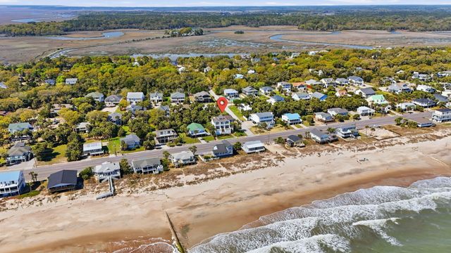 601 Palmetto Boulevard, Edisto Island, SC 29438