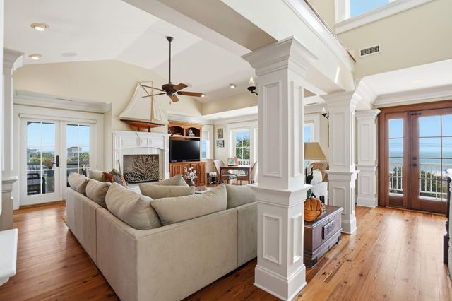 601 Palmetto Boulevard, Edisto Island, SC 29438