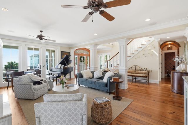 601 Palmetto Boulevard, Edisto Island, SC 29438