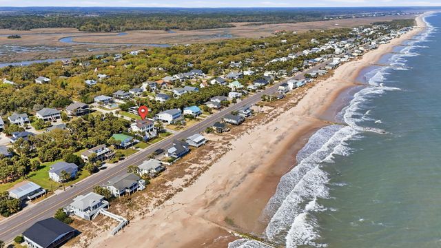601 Palmetto Boulevard, Edisto Island, SC 29438