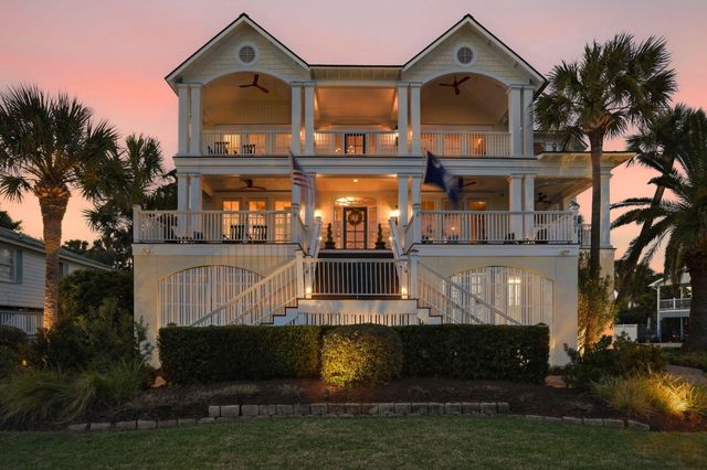 601 Palmetto Boulevard, Edisto Island, SC 29438