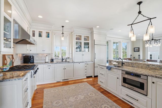 601 Palmetto Boulevard, Edisto Island, SC 29438