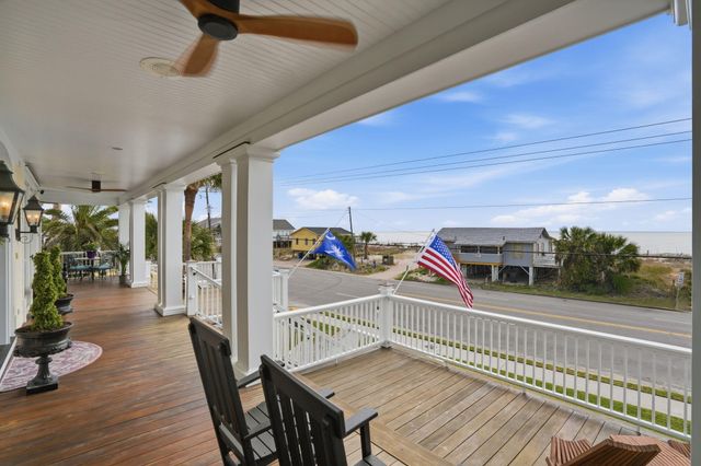 601 Palmetto Boulevard, Edisto Island, SC 29438