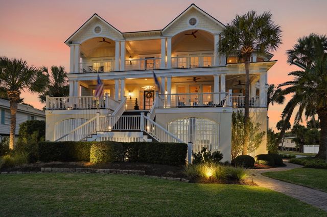 601 Palmetto Boulevard, Edisto Island, SC 29438