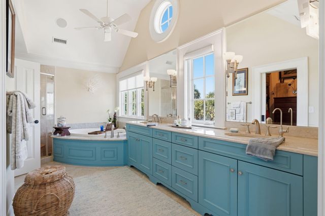 601 Palmetto Boulevard, Edisto Island, SC 29438