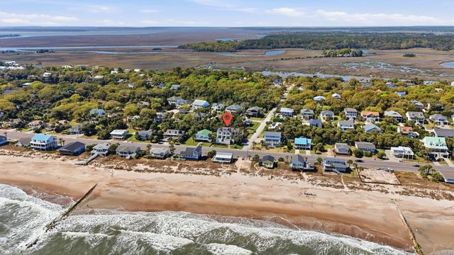 601 Palmetto Boulevard, Edisto Island, SC 29438