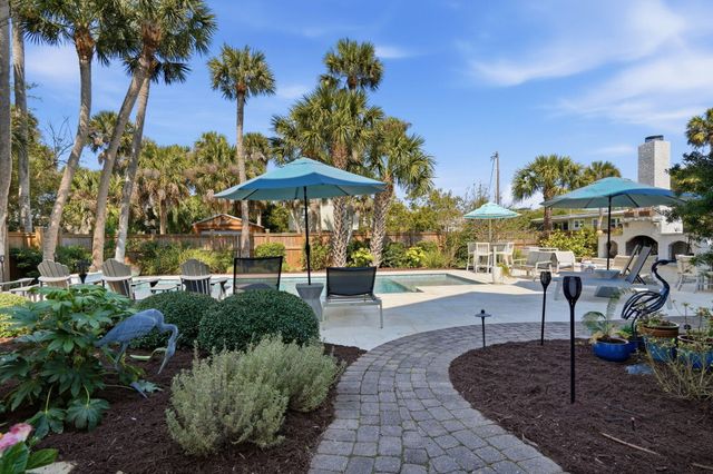 601 Palmetto Boulevard, Edisto Island, SC 29438