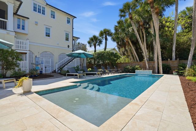 601 Palmetto Boulevard, Edisto Island, SC 29438