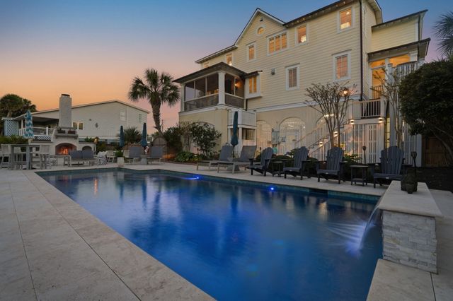 601 Palmetto Boulevard, Edisto Island, SC 29438