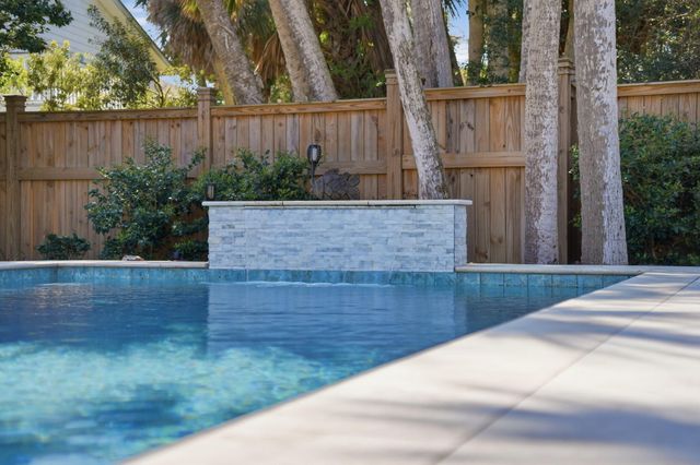 601 Palmetto Boulevard, Edisto Island, SC 29438