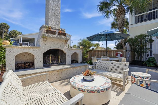 601 Palmetto Boulevard, Edisto Island, SC 29438
