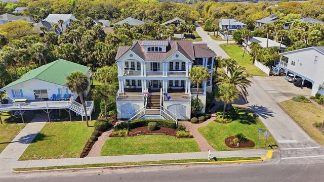 601 Palmetto Boulevard, Edisto Island, SC 29438