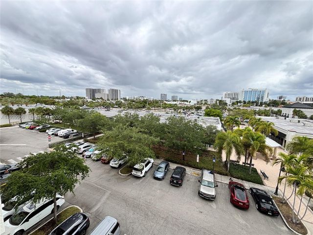 2775 NE 187th St 403, Aventura, FL 33180