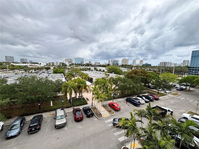 2775 NE 187th St 403, Aventura, FL 33180