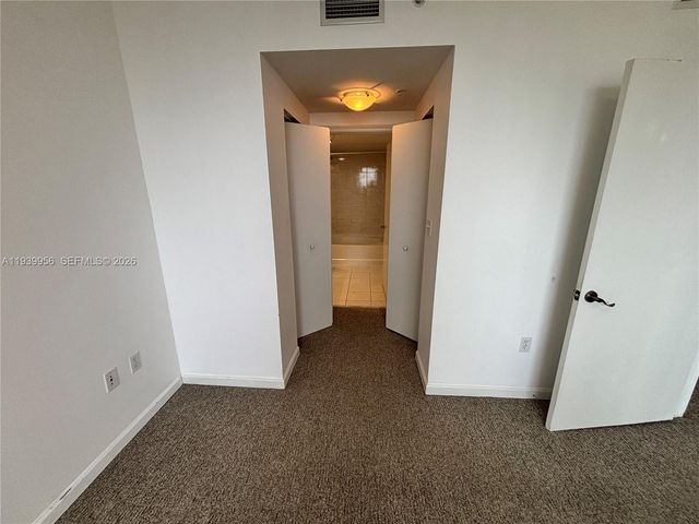 2775 NE 187th St 403, Aventura, FL 33180