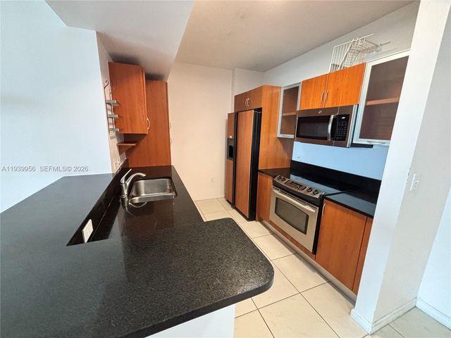 2775 NE 187th St 403, Aventura, FL 33180