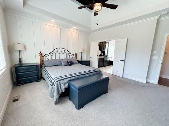 814 Creekmoor Drive, Raymore, MO 64083