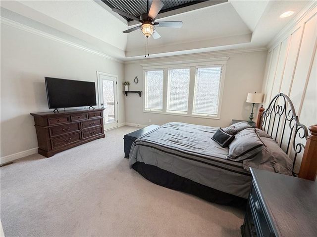 814 Creekmoor Drive, Raymore, MO 64083