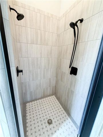 814 Creekmoor Drive, Raymore, MO 64083