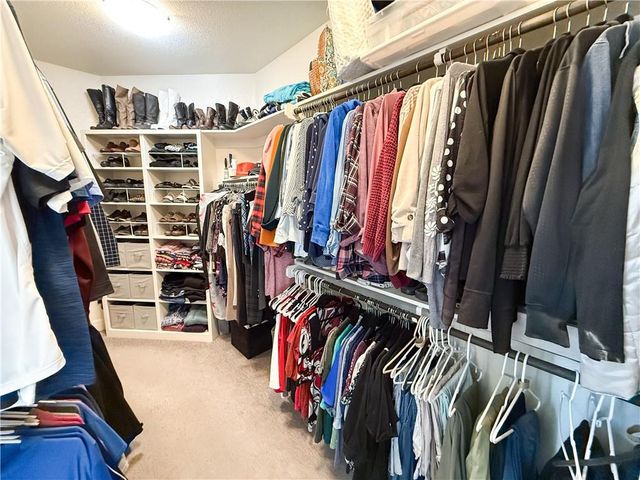 814 Creekmoor Drive, Raymore, MO 64083