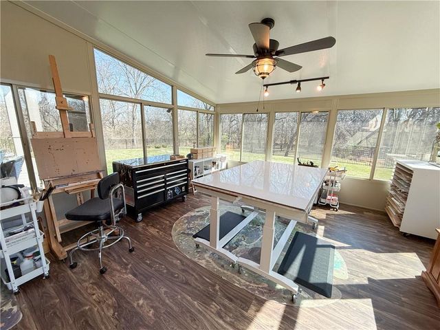 814 Creekmoor Drive, Raymore, MO 64083