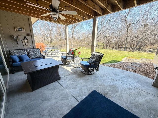 814 Creekmoor Drive, Raymore, MO 64083