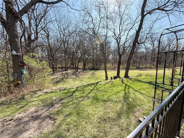 814 Creekmoor Drive, Raymore, MO 64083