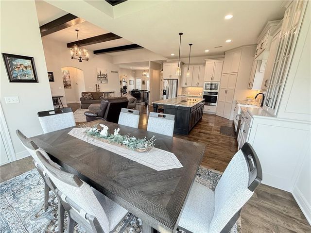 814 Creekmoor Drive, Raymore, MO 64083