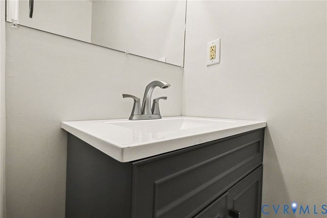 1116 Leslie Ann Dr, Henrico, VA 23223