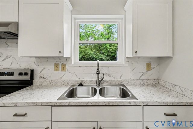 1116 Leslie Ann Dr, Henrico, VA 23223