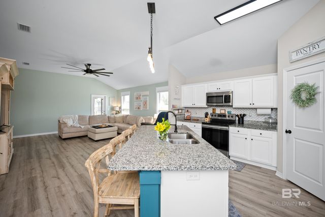 18260 Memphis Way, Robertsdale, AL 36567