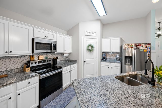 18260 Memphis Way, Robertsdale, AL 36567