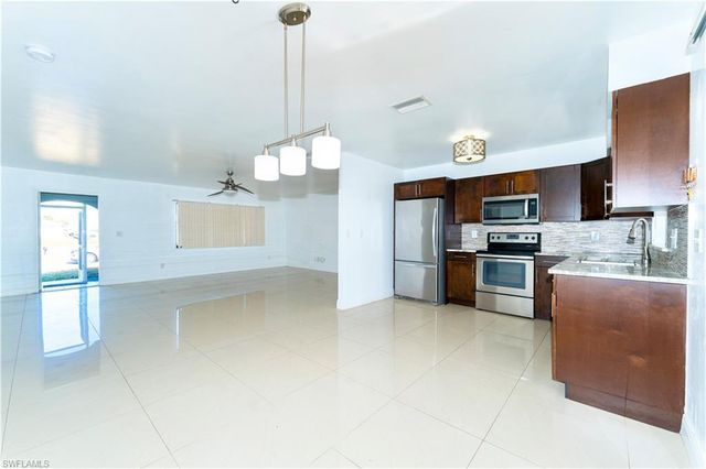 224 NE 9th TER, Cape Coral, FL 33909