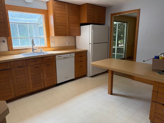 17 Pondview Rd, Sudbury, MA 01776