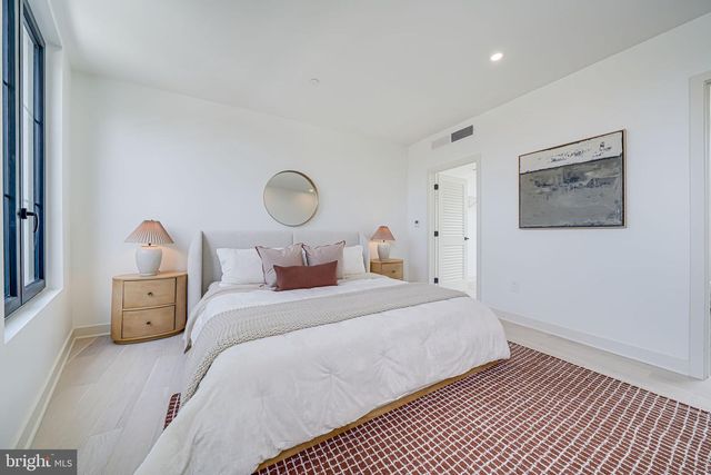 2905 NEWARK ST NW, Washington, DC 20008