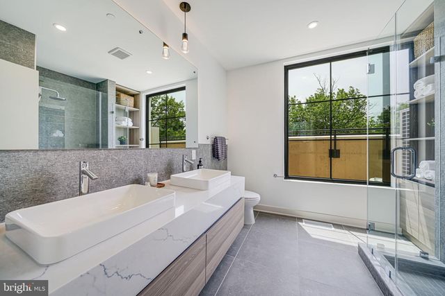 2905 NEWARK ST NW, Washington, DC 20008