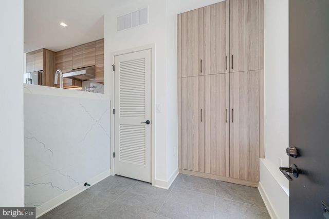 2905 NEWARK ST NW, Washington, DC 20008